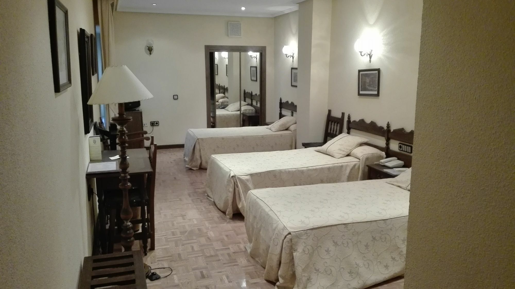 Hotel Castellano Centro Salamanca Esterno foto